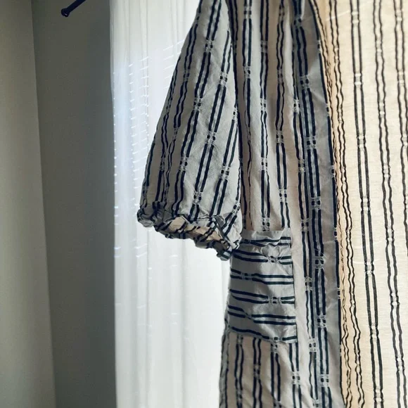 Striped Open-Front Kimono - Picture 4 of 7